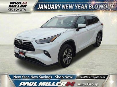 Used 2023 Toyota Highlander XLE