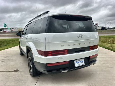 Used 2024 Hyundai Santa Fe SEL FWD image 5