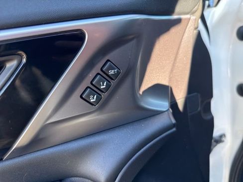 Used 2023 Subaru Outback Touring XT image 18