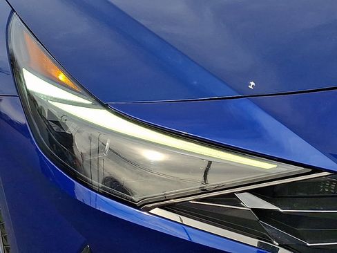 Used 2023 Hyundai Elantra Limited image 9