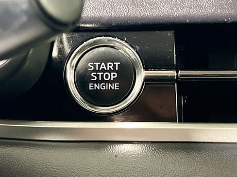 Used 2023 Mitsubishi Outlander SE image 22