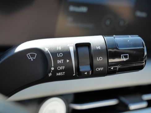 Certified 2025 Hyundai Tucson SE image 32