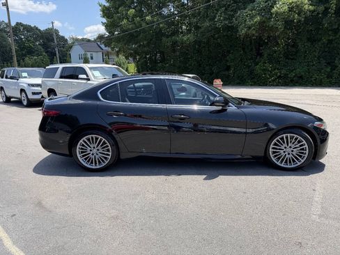 Used 2017 Alfa Romeo Giulia Ti w/ TI Lusso Light Wood Package RWD image 4