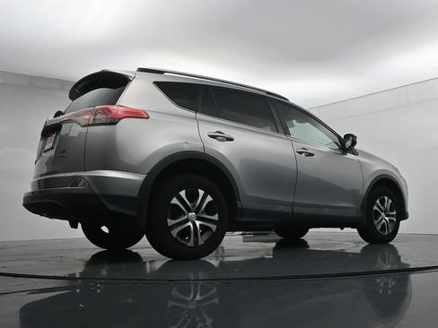 Used 2016 Toyota RAV4 LE AWD/4WD image 38