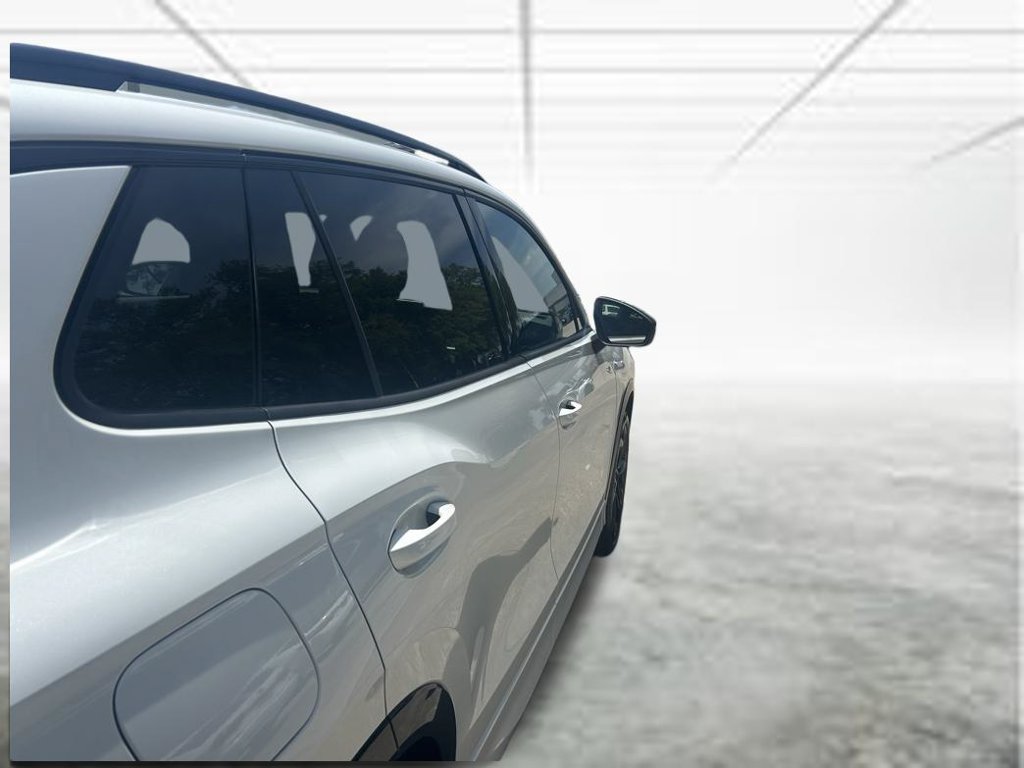 New 2026 Volkswagen Tiguan SE R-Line FWD image 35