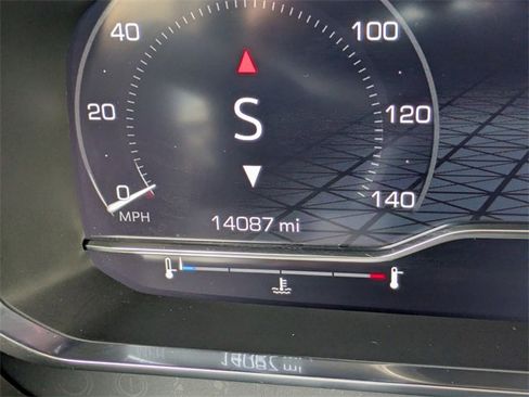 Used 2024 GMC Yukon AT4 image 17