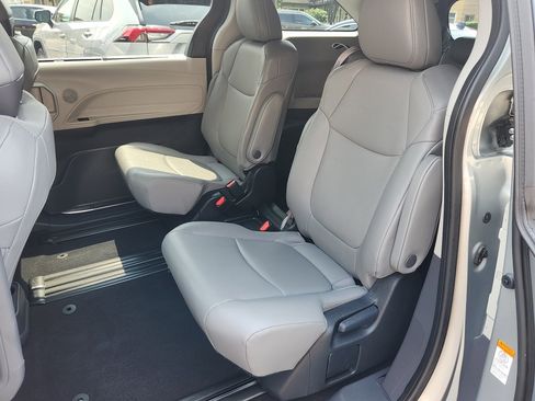 Certified 2023 Toyota Sienna XLE image 27