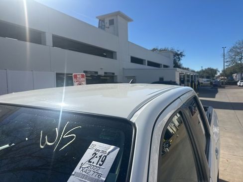 Used 2022 Nissan Frontier SV image 9