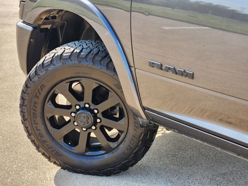 Used 2022 RAM 2500 Laramie w/ Night Edition image 17