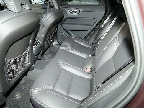 New 2026 Volvo XC60 B5 Ultra w/ Climate Package image 20