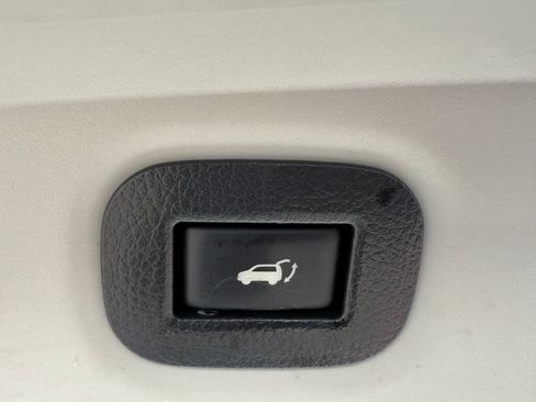 Used 2018 Nissan Rogue SV w/ Premium Package AWD/4WD image 34