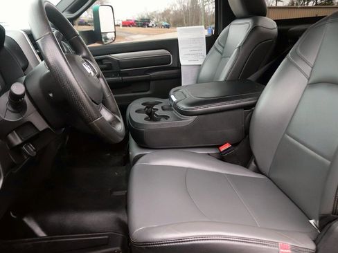 Used 2021 RAM 3500 Tradesman w/ Chrome Appearance Group image 13