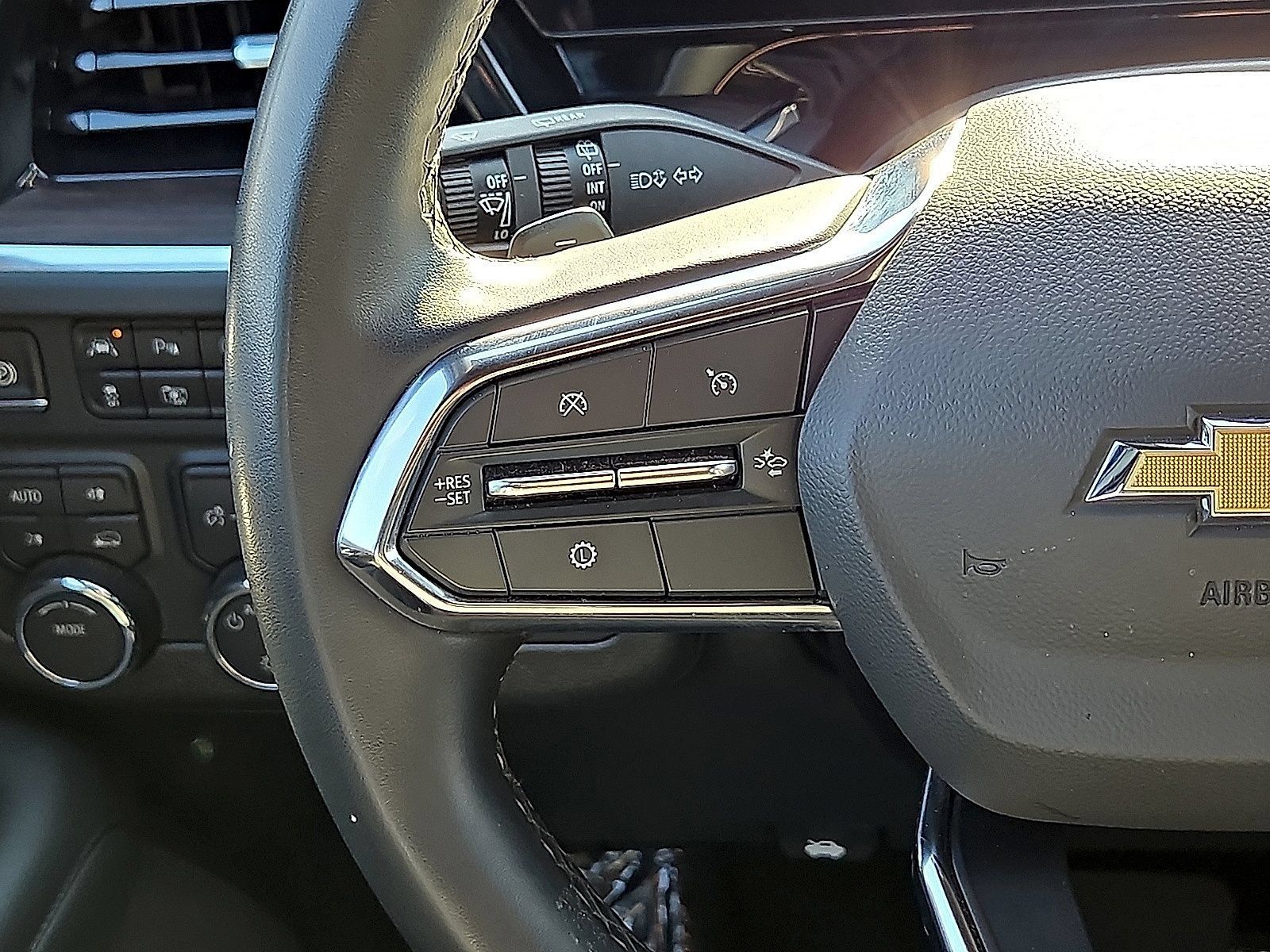 Used 2025 Chevrolet Tahoe LT AWD/4WD image 19
