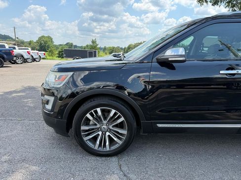 Used 2016 Ford Explorer Platinum AWD/4WD image 42