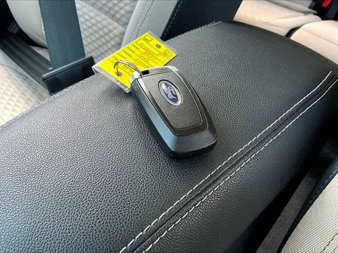 Used 2020 Ford Escape SE image 10