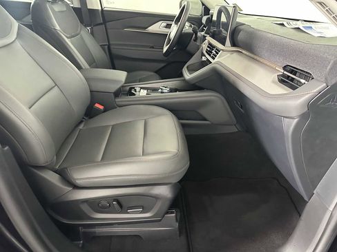 New 2025 Ford Explorer Active w/ Active Comfort Package image 13