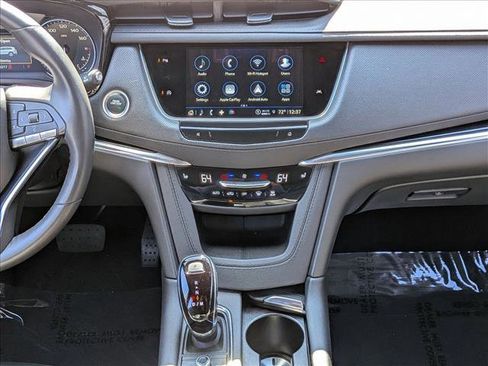 Used 2024 Cadillac XT6 Luxury image 12