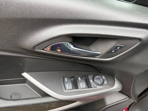 Used 2024 Chevrolet Trax RS FWD image 15