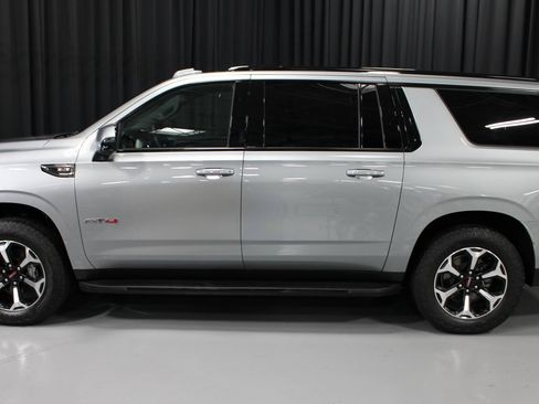 Used 2025 GMC Yukon XL AT4 w/ Premium Trailering Package image 2