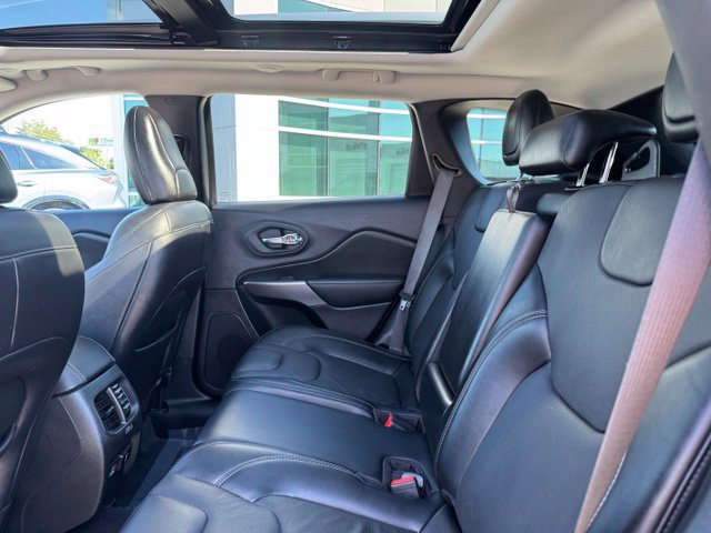 Used 2021 Jeep Cherokee Limited AWD/4WD image 18