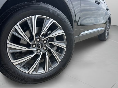 Certified 2025 Lincoln Aviator AWD image 34