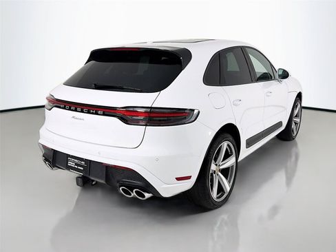 Used 2025 Porsche Macan AWD/4WD image 28
