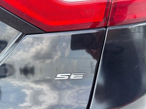 Used 2016 Ford Fusion SE FWD image 16
