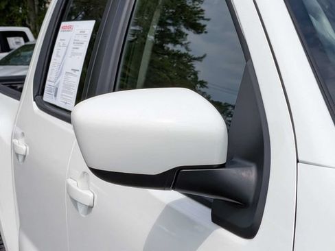 Used 2024 Nissan Frontier SV AWD/4WD image 14