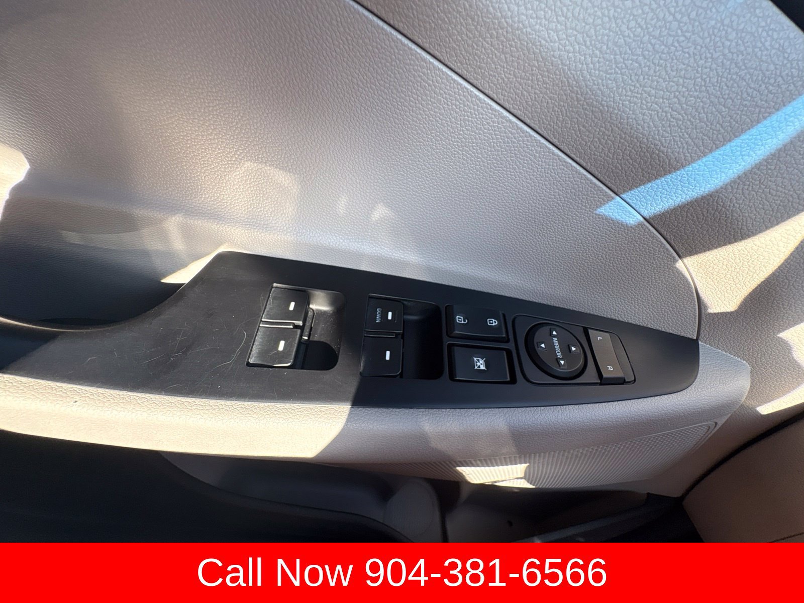 Used 2018 Hyundai Tucson SE w/ Cargo Package FWD image 18