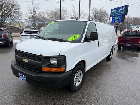 Used 2016 Chevrolet Express 2500 Extended image 2