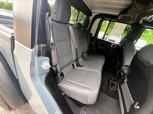 Used 2026 Jeep Gladiator Rubicon AWD/4WD image 16