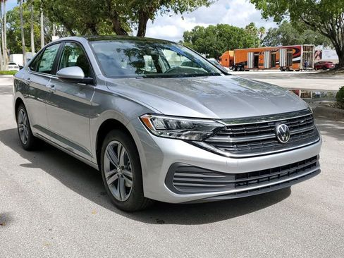 Used 2024 Volkswagen Jetta SE FWD image 11