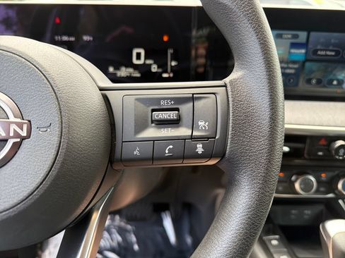 Certified 2025 Nissan Kicks SV FWD image 20