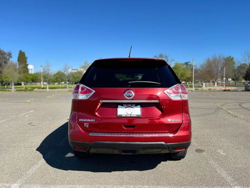 Used 2015 Nissan Rogue SV image 6