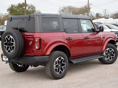 New 2026 Ford Bronco Outer Banks image 6