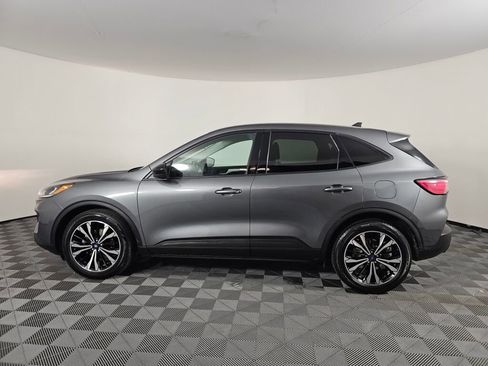 Used 2022 Ford Escape SE w/ SE Sport Appearance Package image 6