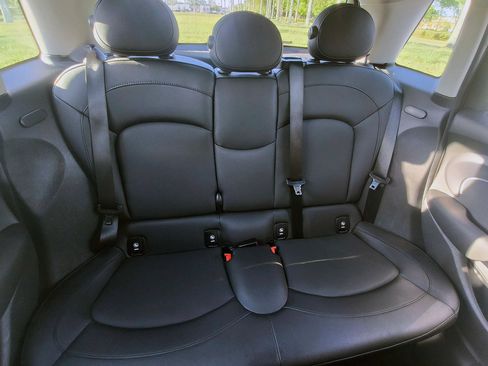 Used 2023 MINI Cooper 4-Door Hardtop FWD image 14