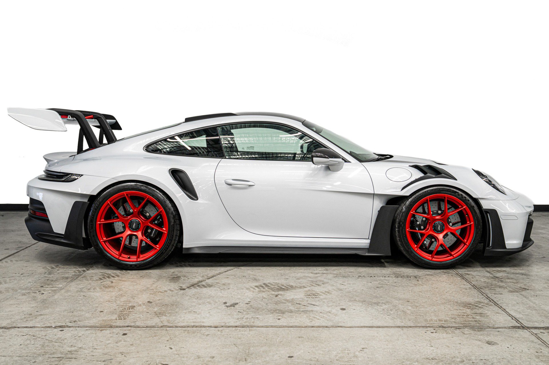 Used 2025 Porsche 911 GT3 RS RWD image 48