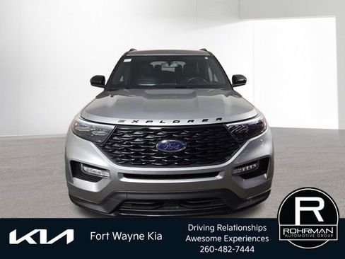Used 2023 Ford Explorer ST-Line w/ Class IV Trailer Tow Package AWD/4WD image 3