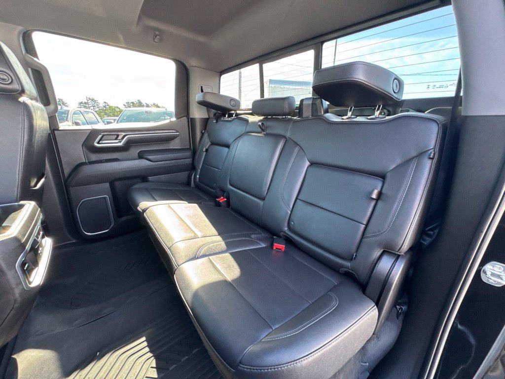 Used 2022 Chevrolet Silverado 1500 LTZ w/ LTZ Premium Package AWD/4WD image 23
