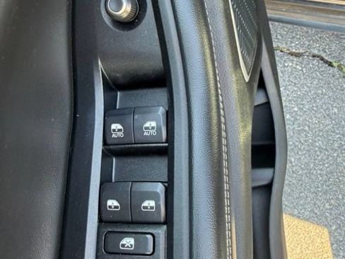Used 2022 Jeep Grand Cherokee L Limited w/ Black Appearance Package AWD/4WD image 15