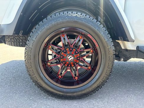 Used 2021 Jeep Gladiator Rubicon AWD/4WD image 38