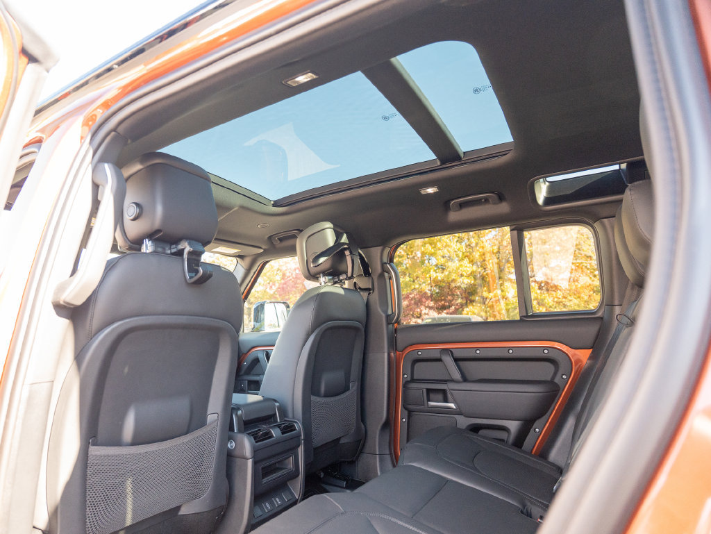 New 2027 Land Rover Defender 110 X-Dynamic SE AWD/4WD image 22