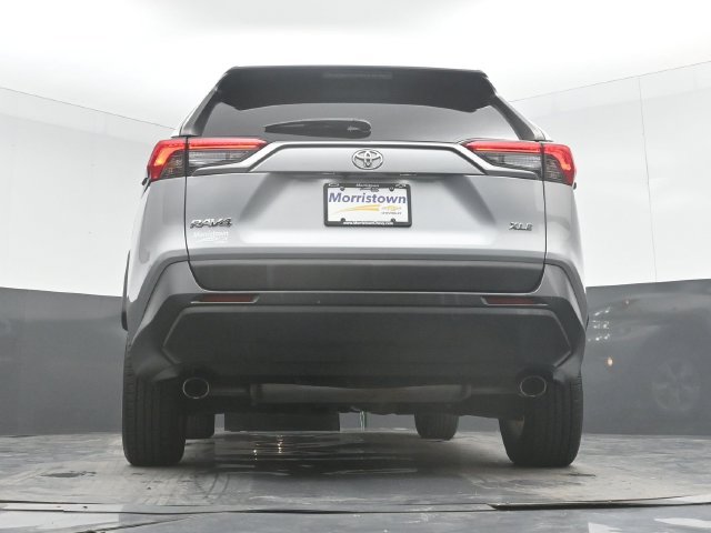 Used 2021 Toyota RAV4 XLE w/ Convenience Package FWD image 49