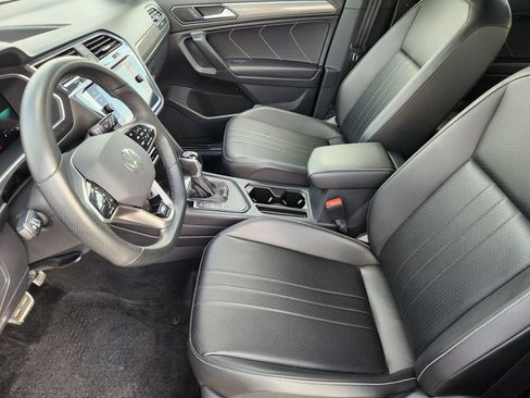 Used 2023 Volkswagen Tiguan SE R-Line FWD image 8
