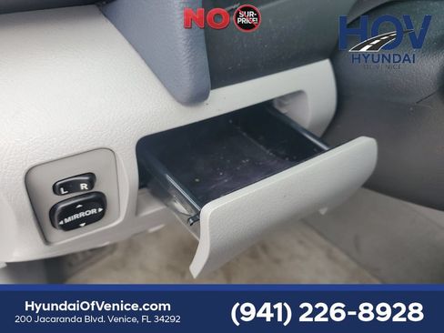 Used 2010 Toyota Camry SE FWD image 28