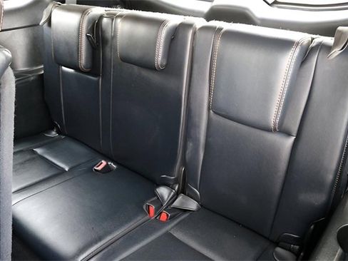 Used 2018 Toyota Highlander XLE image 17