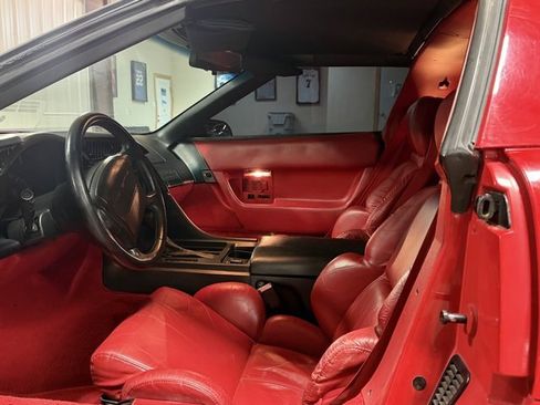 Used 1992 Chevrolet Corvette Coupe image 9