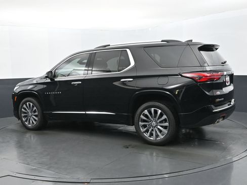 Used 2023 Chevrolet Traverse Premier image 3