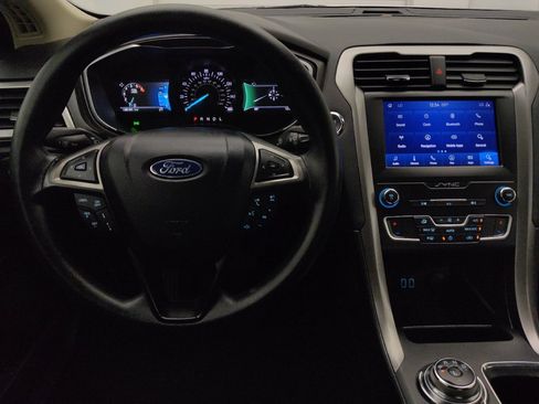 Used 2020 Ford Fusion SE FWD image 22